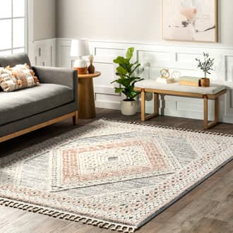 8' x 10' Lessie Vintage Diamond Rug secondary image