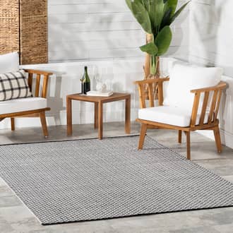 2' 6" x 8' Trellis Handwoven Indoor/Outdoor Rug secondary image