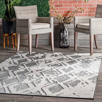 Raised Lattice Silhouette Indoor/Outdoor Rug secondary image