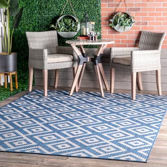 Spotted Birdseye Lattice Indoor/Outdoor Rug secondary image