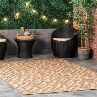 Spearhead Trellis Indoor/Outdoor Rug secondary image