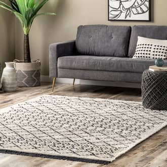 Modern Trellis Tasseled Rug secondary image
