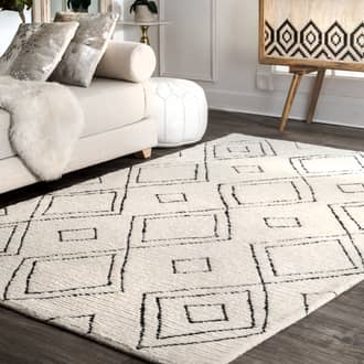 2' x 3' Moroccan Diamond Wool Rug secondary image