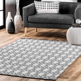 Reversible Cotton Crosshatched Trellis Rug secondary image