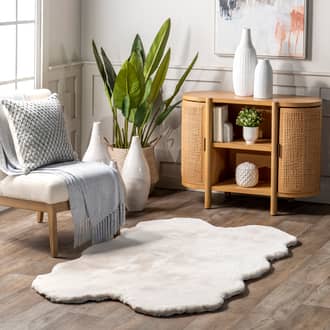 Waverly Quarto Faux Sheepskin Pelt Plush Cloud Washable Rug secondary image