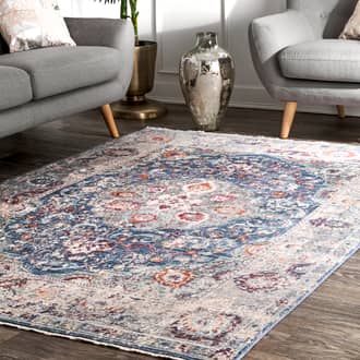 Fading Pendent Medallion Fringe Rug secondary image