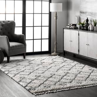 2' x 3' Diamond Moroccan Shag With Tassels Rug secondary image