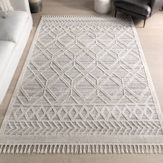 6' Shaggy Lattice Tassel Rug secondary image
