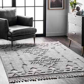 9' x 12' Carved Snowflake Tassel Rug secondary image