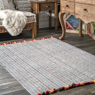 Snowflake Trellis With Tassels Rug secondary image