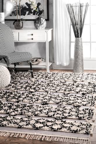 Raised Diamond Trellis Shag Rug secondary image