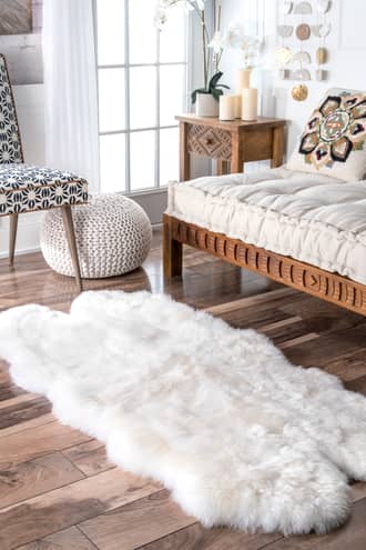 Natural Quarto Pelt Sheepskin Rug secondary image