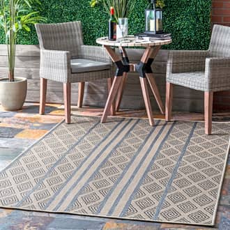 Banded Trellis Indoor/Outdoor Rug secondary image