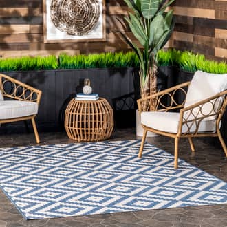 Indoor/Outdoor Diamond Trellis Rug secondary image