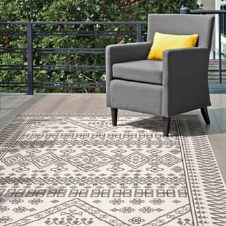 Diamond Bordered Indoor/Outdoor Rug secondary image