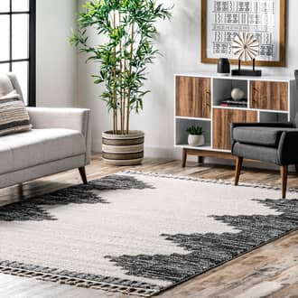 Crenellated Diamonds with Tassels Rug secondary image