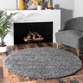 8' Plush Solid Shaggy Rug secondary image