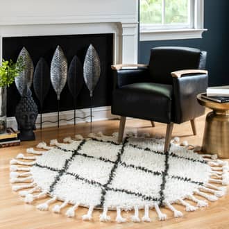 6' Shag Rug secondary image