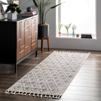 Rugs USA Beige Sandscript Diamond Trellis Tassel rug - Casuals Runner 2 6