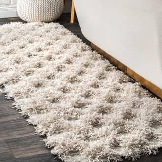 2' 5" x 6' Shaggy Diamond Trellis Rug secondary image