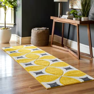 2' 6" x 8' Mod Trellis Rug secondary image