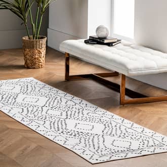 2' 6" x 10' Dotted Diamond Trellis Washable Rug secondary image