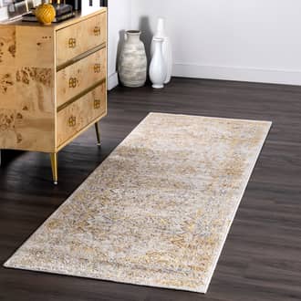 2' 6" x 8' Vintage Medallion Rug secondary image