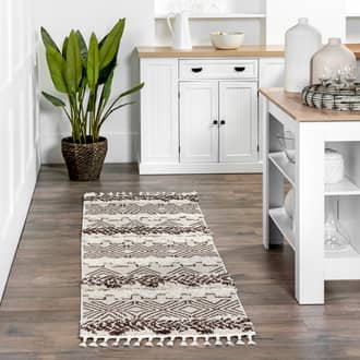 2' 6" x 6' Banded Shag Rug secondary image