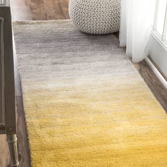 2' 6" x 8' Ombre Shag Rug secondary image
