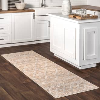 2' 6" x 8' Manara Washable Stain Resistant Rug secondary image