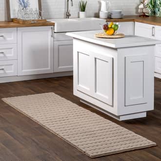 2' 6" x 8' Milazia Honeycomb Plush Cloud Washable Rug secondary image