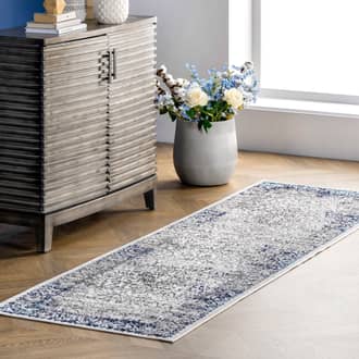 2' 6" x 8' Persian Wreath Rug secondary image