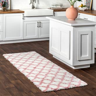 2' 8" x 8' Diamond Rug secondary image