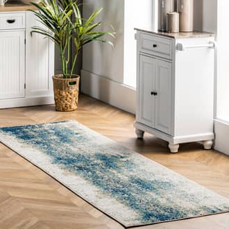 2' 8" x 8' Abstract Contemporary Rug secondary image