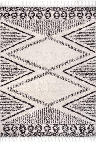 Off White 2' 8" x 8' Diamond Lattice Tassel Rug swatch