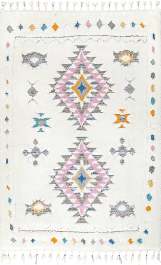 White 2' 8" x 8' Kenzie Carved Shag Rug swatch