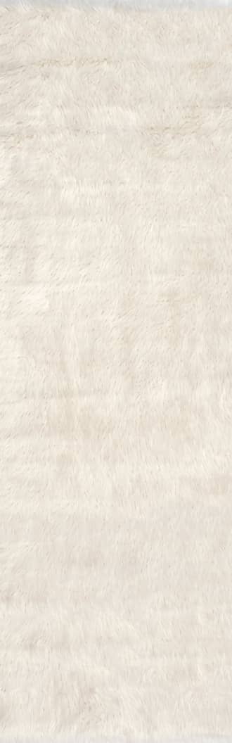 2' 6" x 8' Shag Rug primary image