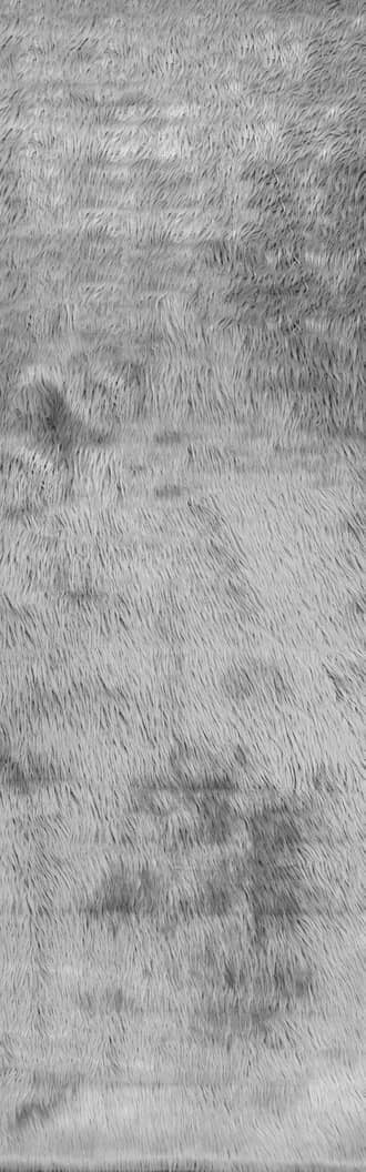 2' 6" x 8' Shag Rug primary image