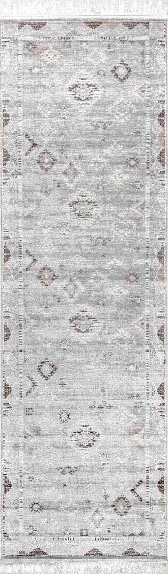 2' 8" x 8' Venice Fringed Rug primary image