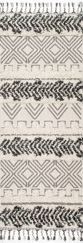 2' 6" x 6' Banded Shag Rug primary image