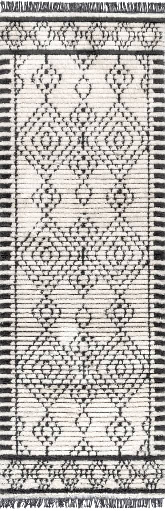 Stippled Diamonds Fringed Rug primary image