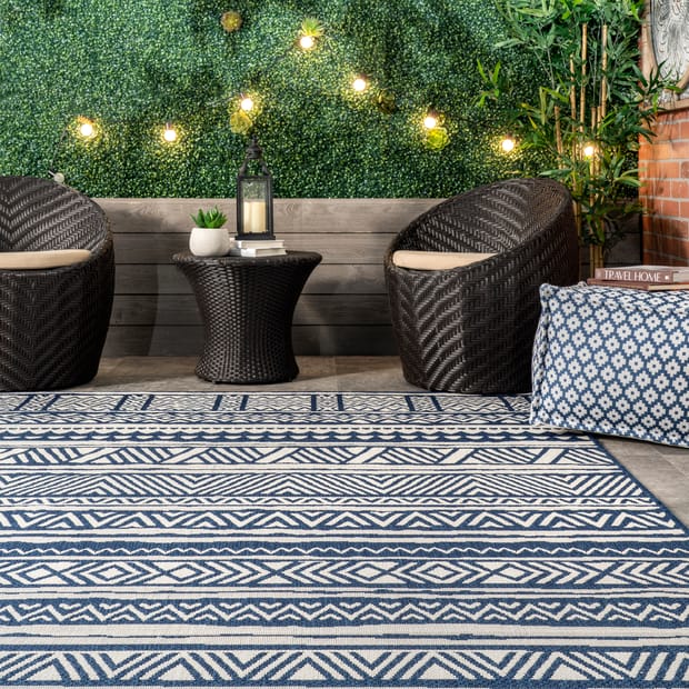 Tucana Striped Banded Indoor/Outdoor Navy Rug
