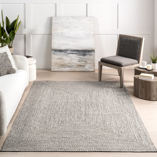 Jubilee Solid Braided Indoor/Outdoor Salt and Pepper Rug