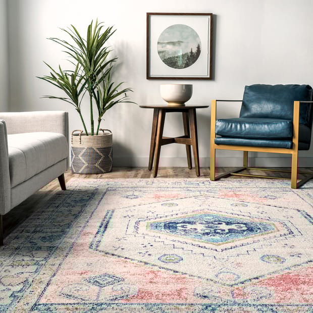 Bosphorus Distressed Jewel Medallion Light Pink Rug