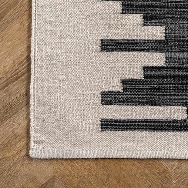 Omaha Metropolitan Marvel Charcoal Rug