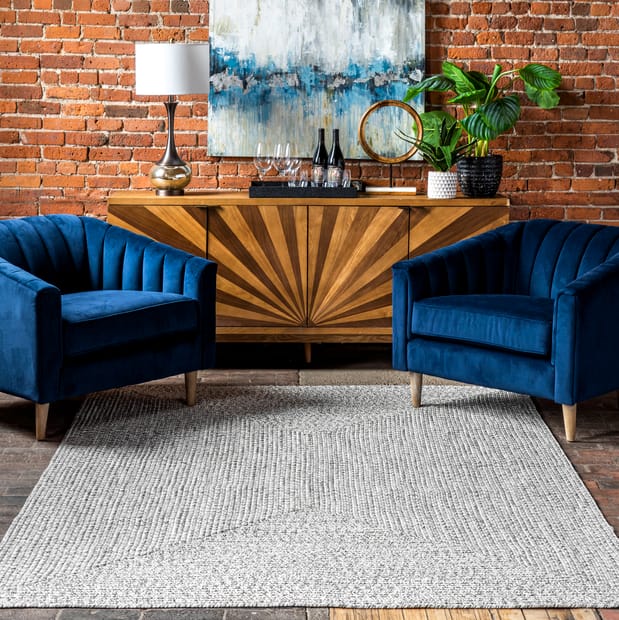 Jubilee Solid Braided Indoor/Outdoor Salt and Pepper Rug