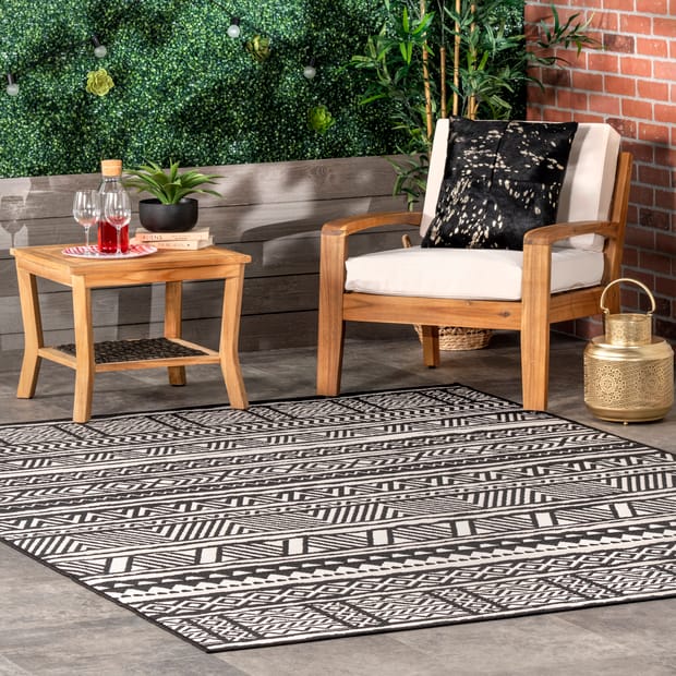 Tucana Striped Banded Indoor/Outdoor Black Rug