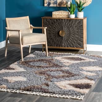 Abstract Iris Shag with Tassel Rug secondary image