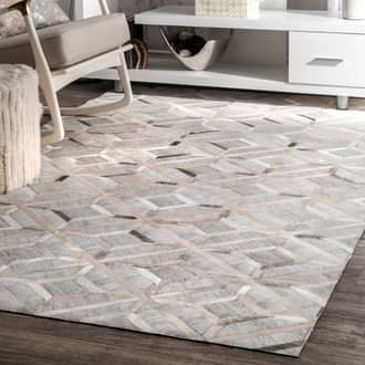 10' x 14' Cowhide Diamond Trellis Rug secondary image
