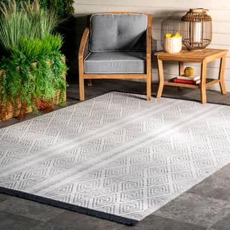 9' x 12' Indoor/Outdoor Striped With Tassels Rug secondary image